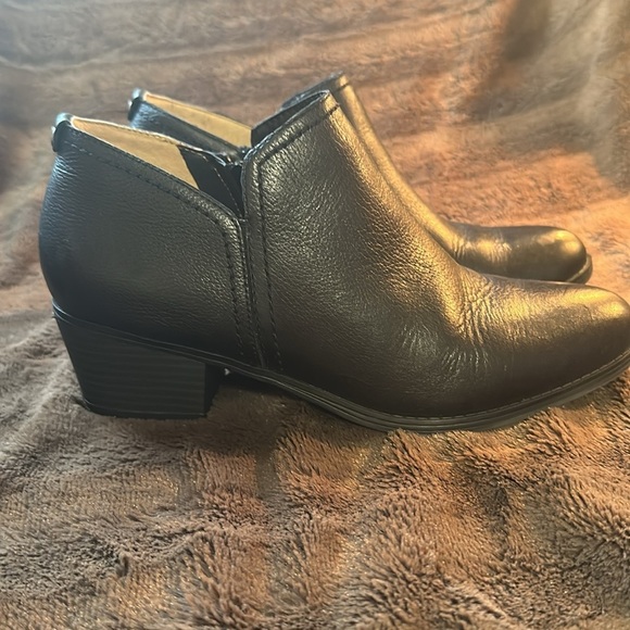 NATURALIZER Zarie Black Leather Bootie Sz 10 - Picture 3 of 13